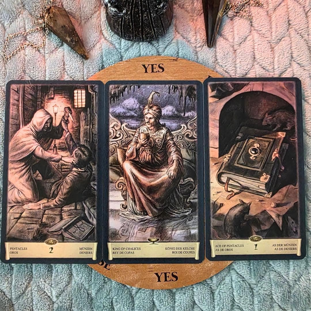 Dark Grimoire Tarot Deck | Lovecraft Necronomicon Shadow Work Cards - Thumbnail 5
