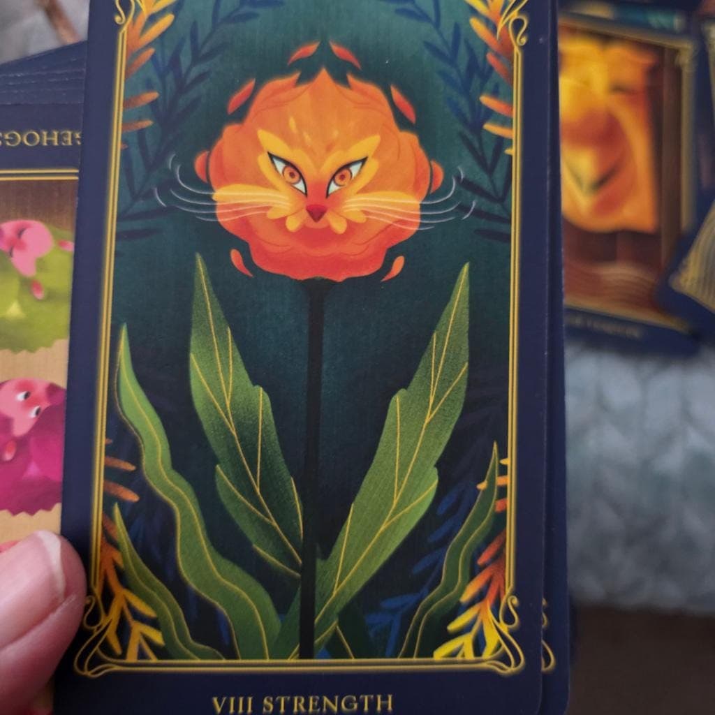 Disney Alice in Wonderland Tarot Deck and Guidebook, Whimsical Tarot Cards - Thumbnail 6