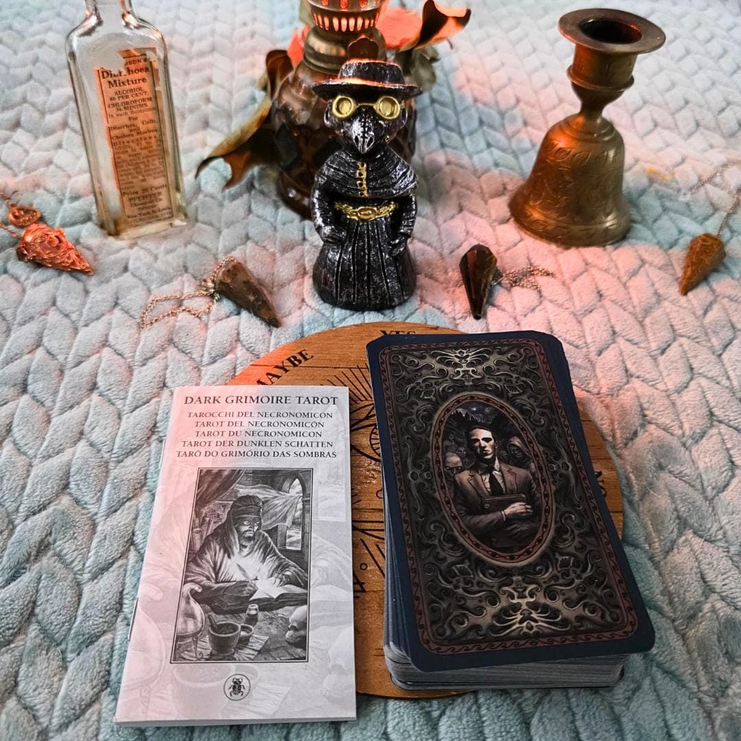 Dark Grimoire Tarot Deck | Lovecraft Necronomicon Shadow Work Cards - Thumbnail 4
