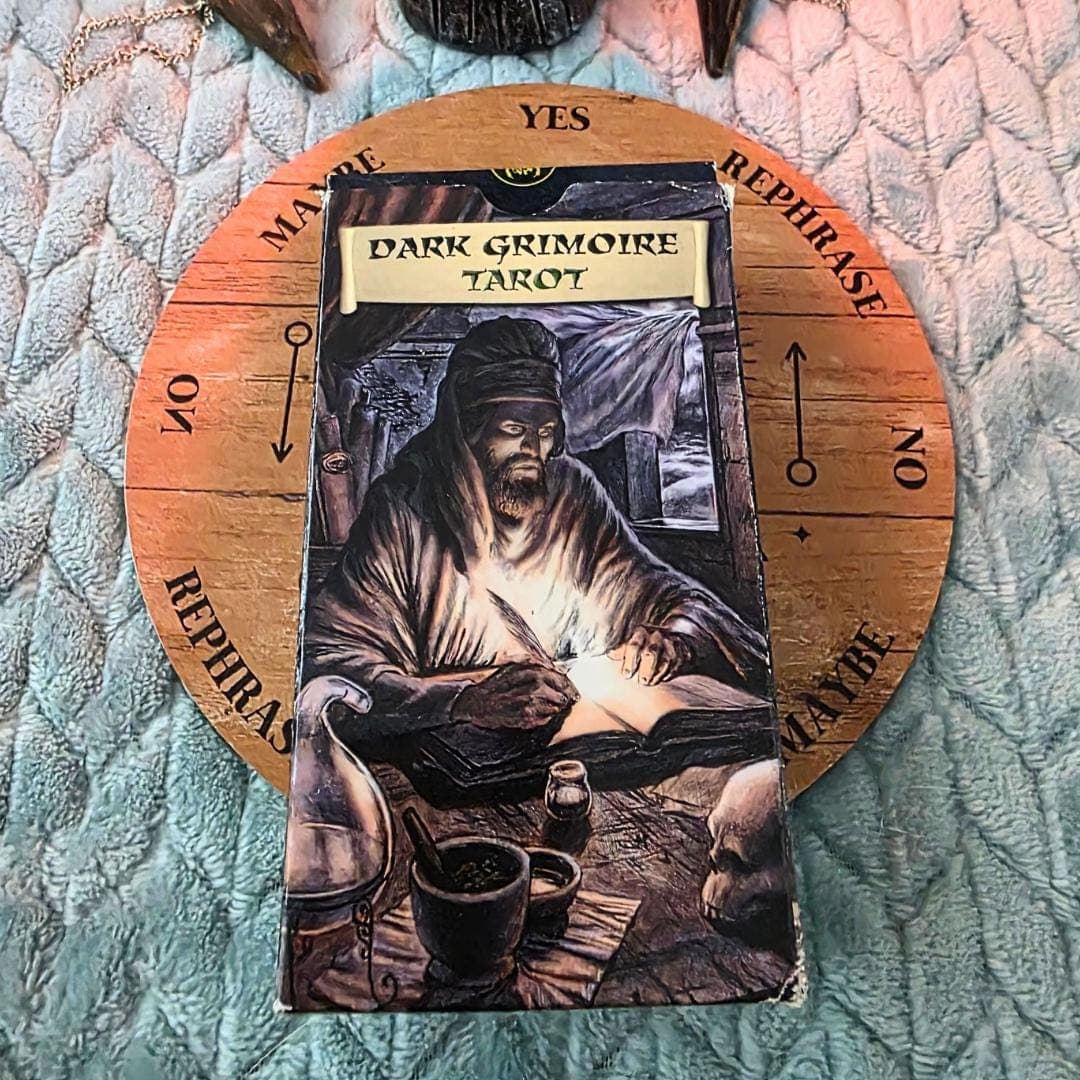 Dark Grimoire Tarot Deck | Lovecraft Necronomicon Shadow Work Cards - Thumbnail 6