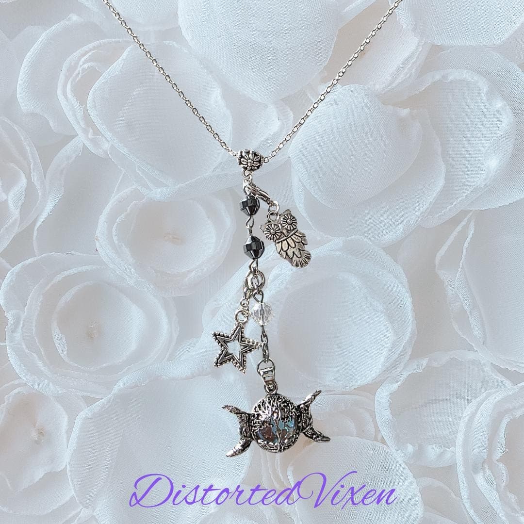 Triple Moon Goddess Necklace with Hematite - Gothic Ritual Jewelry Gift - Thumbnail 3