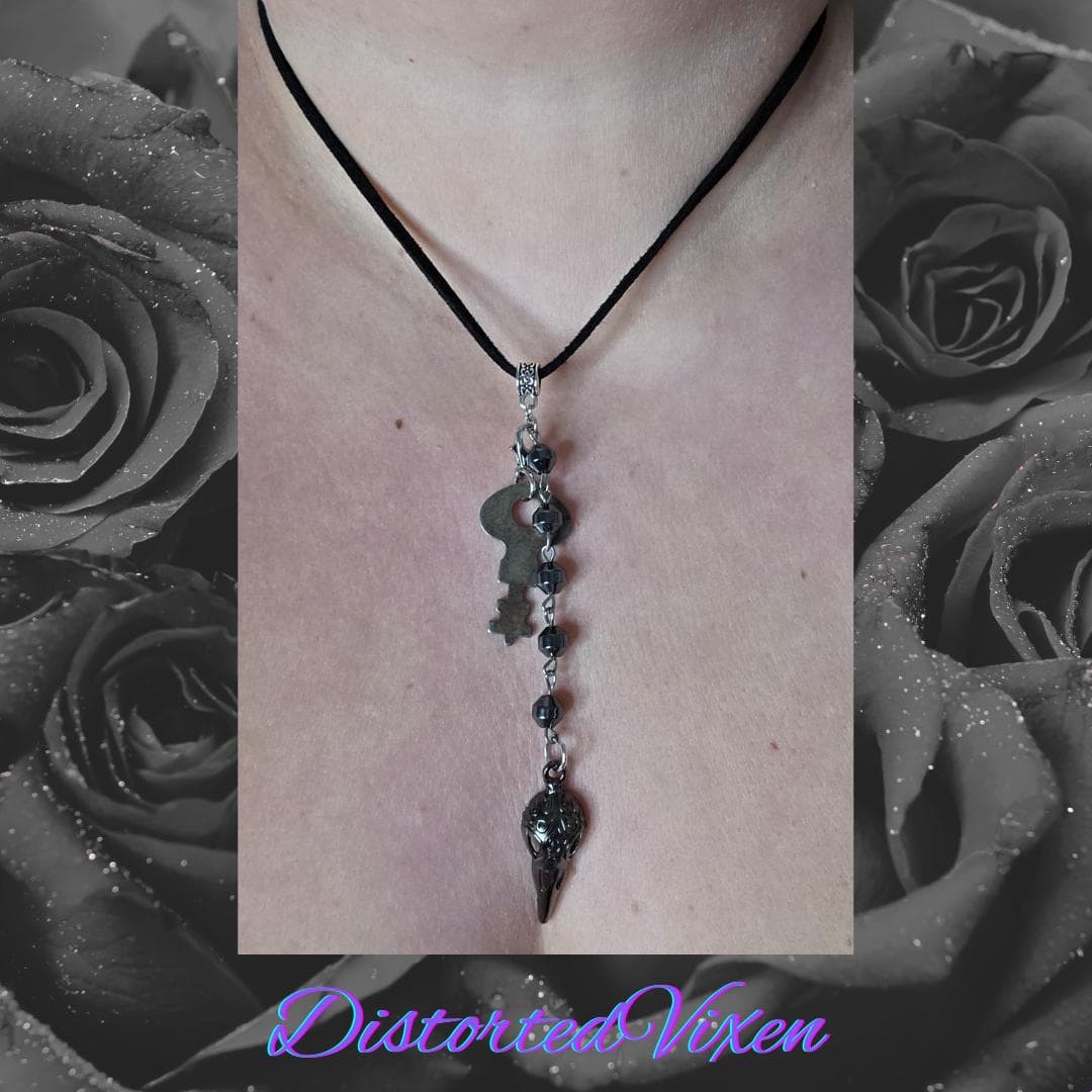 Raven Skull Key Necklace, Hematite Beads, Witchy Goth Talisman - Thumbnail 4