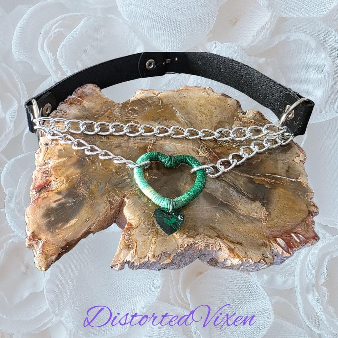 Green Heart Faux Leather Choker – Emerald Crystal Charm, Punk Jewelry