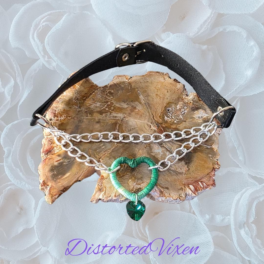 Green Heart Faux Leather Choker – Emerald Crystal Charm, Punk Jewelry - Thumbnail 3