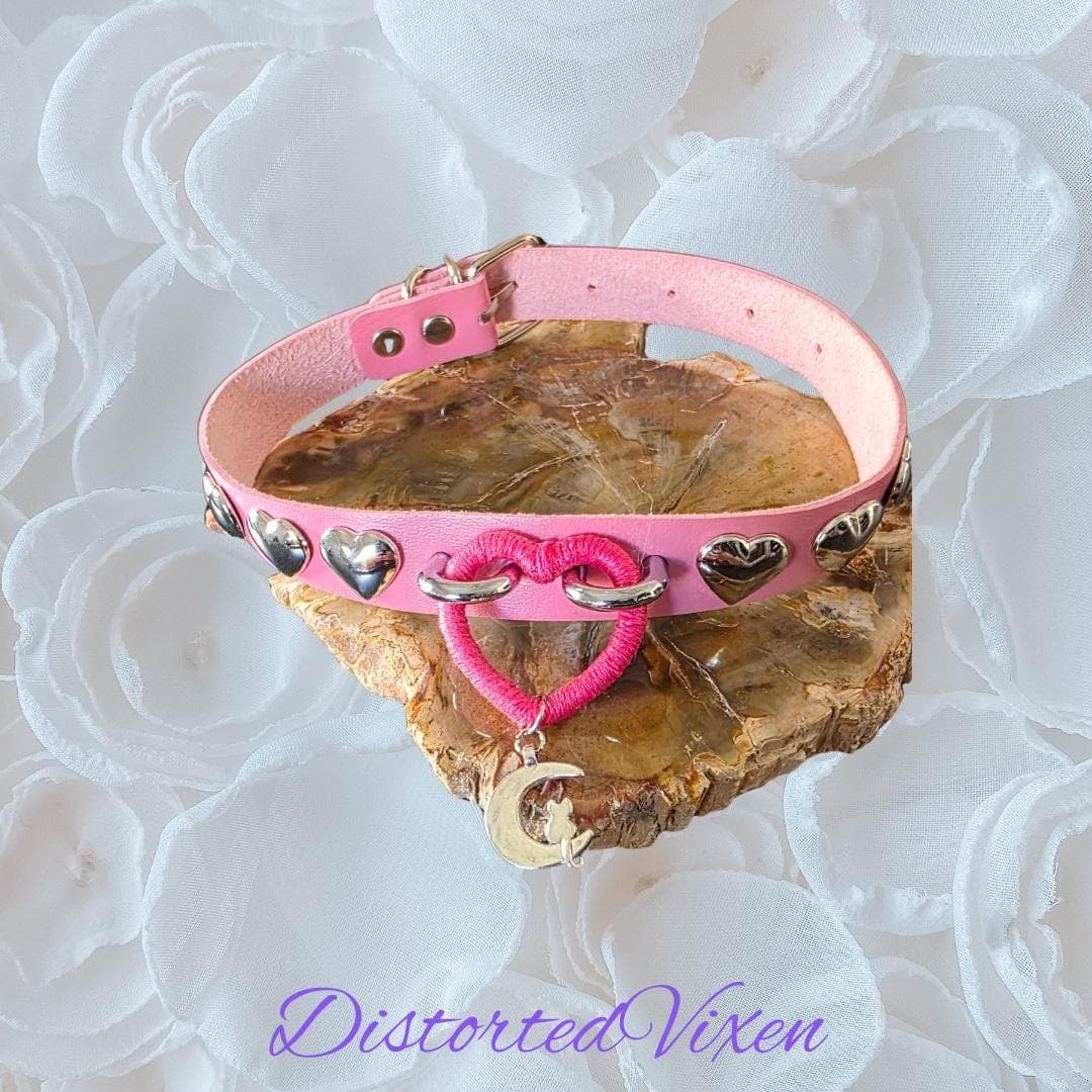 Pink Heart Choker with Moon Charm – Adjustable Faux Leather Choker Necklace – Gothic Valentine Collar - Thumbnail 3