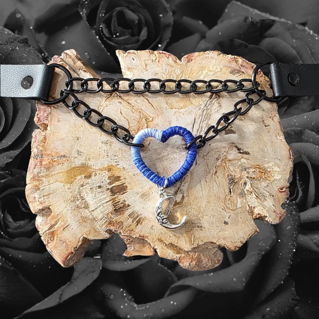 Gothic Armor Blue Ombré Heart Choker – Celestial Moon Charm, Industrial Chain - Thumbnail 2