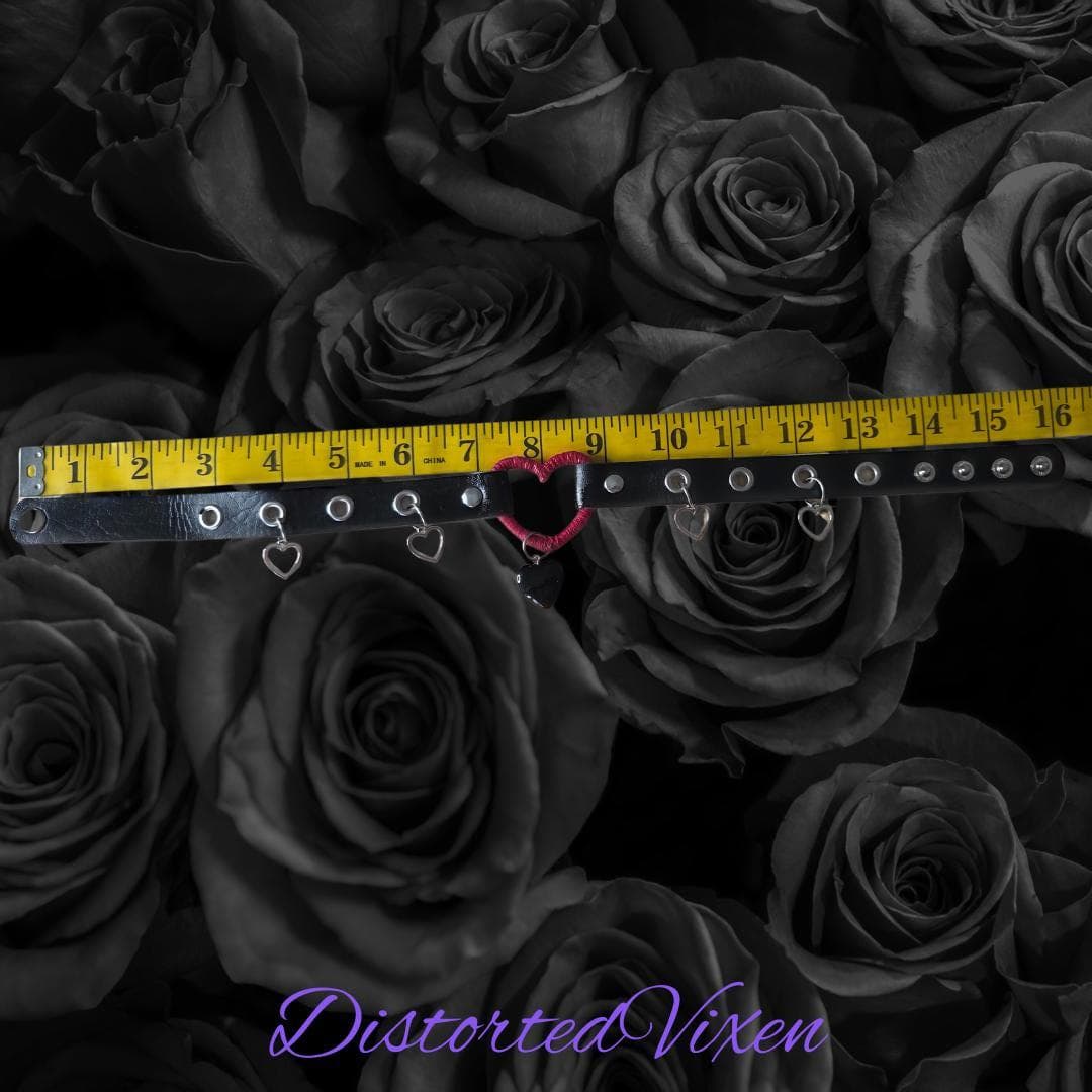 Red Wrapped Heart Choker – Handmade Gothic Heart Charm Collar - Thumbnail 3
