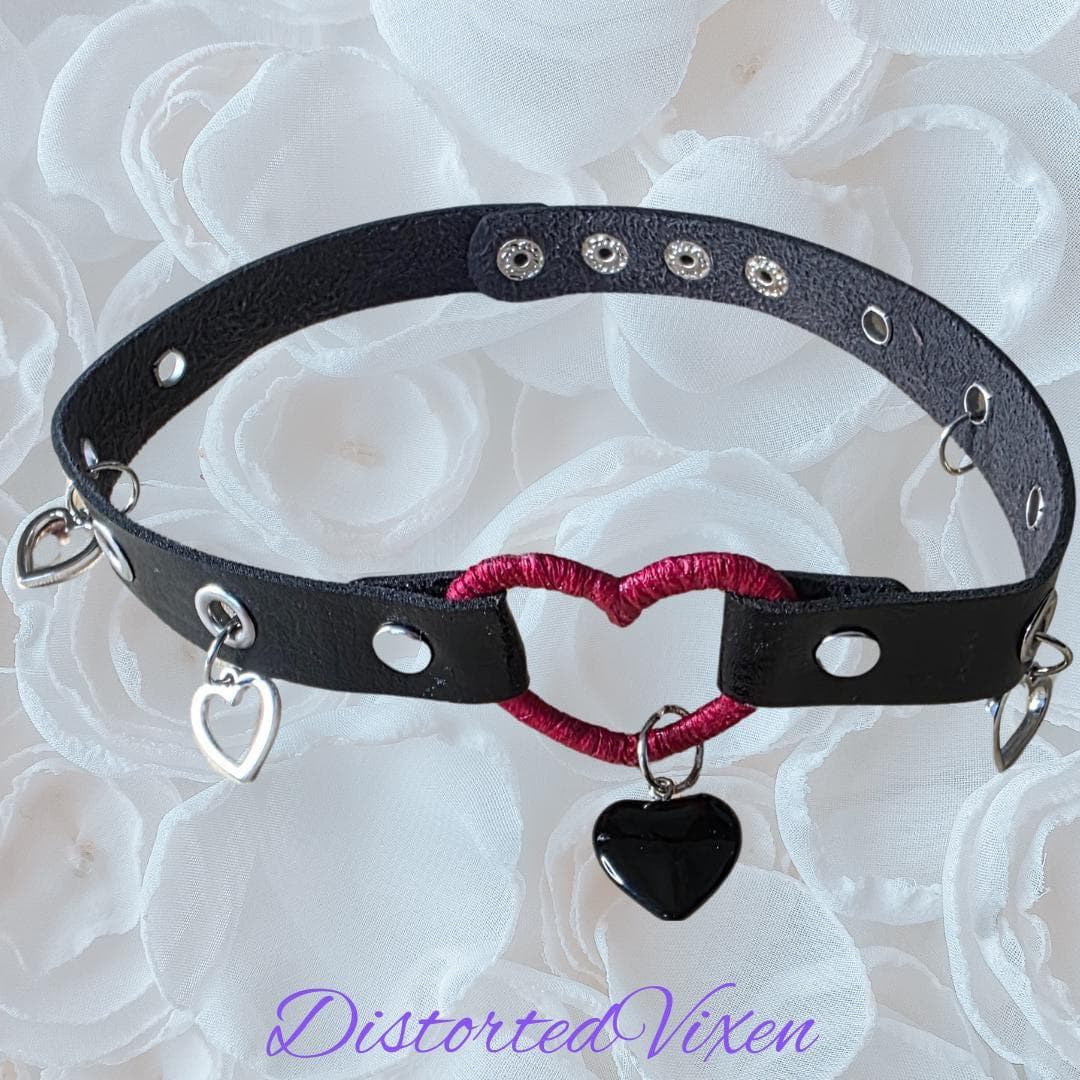 Red Wrapped Heart Choker – Handmade Gothic Heart Charm Collar - Thumbnail 4