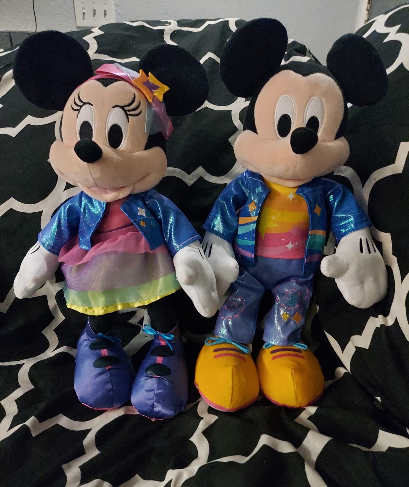 Disney Store 70th Anniversary Mickey & Minnie 15" Plush Set (Mint) - Thumbnail 6