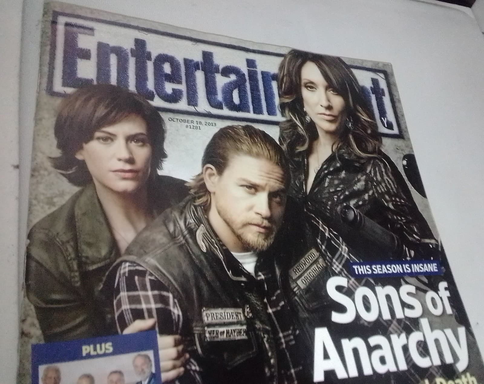 ENTERTAINMENT WEEKLY MAGAZINE - SONS OF ANARCHY COVER - October 18, 2013 #1281 - Thumbnail 5