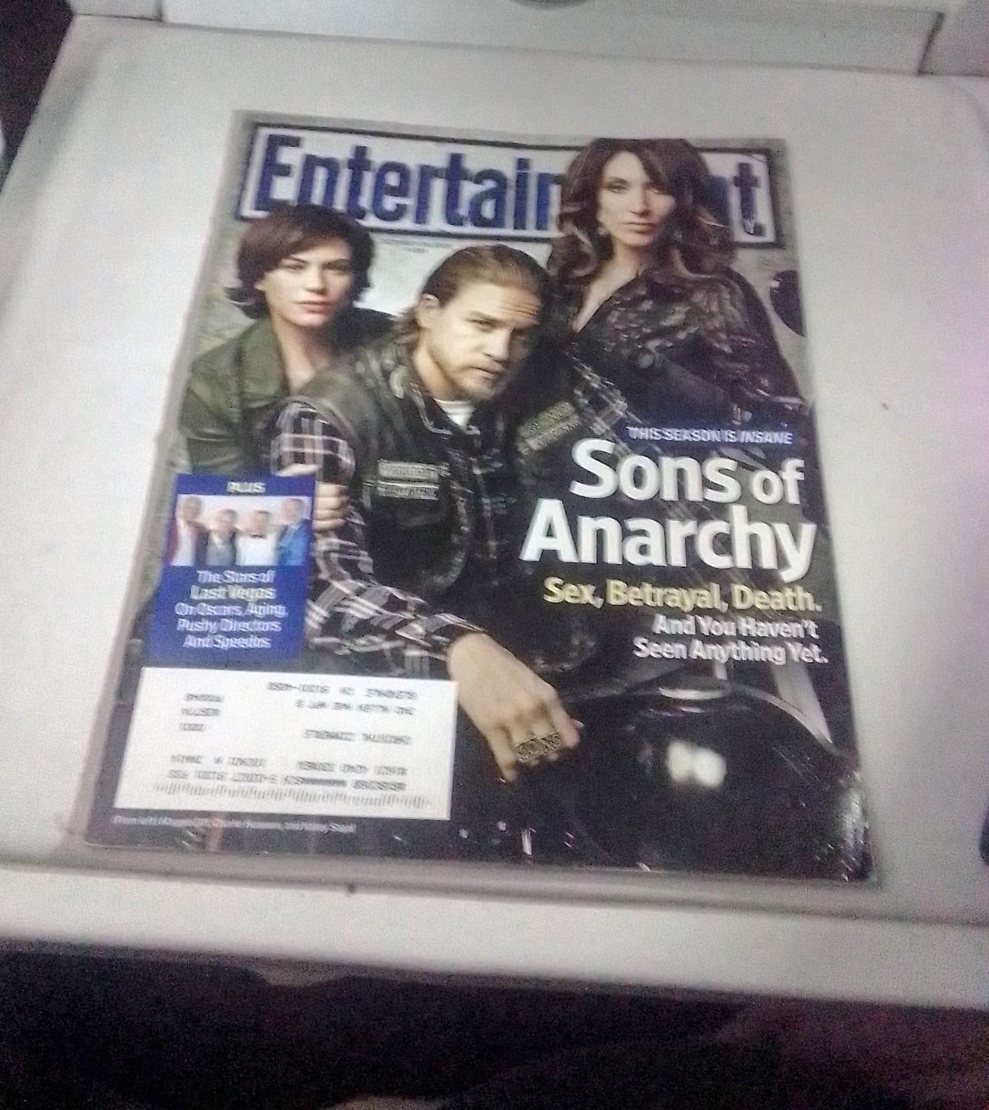 ENTERTAINMENT WEEKLY MAGAZINE - SONS OF ANARCHY COVER - October 18, 2013 #1281 - Thumbnail 3