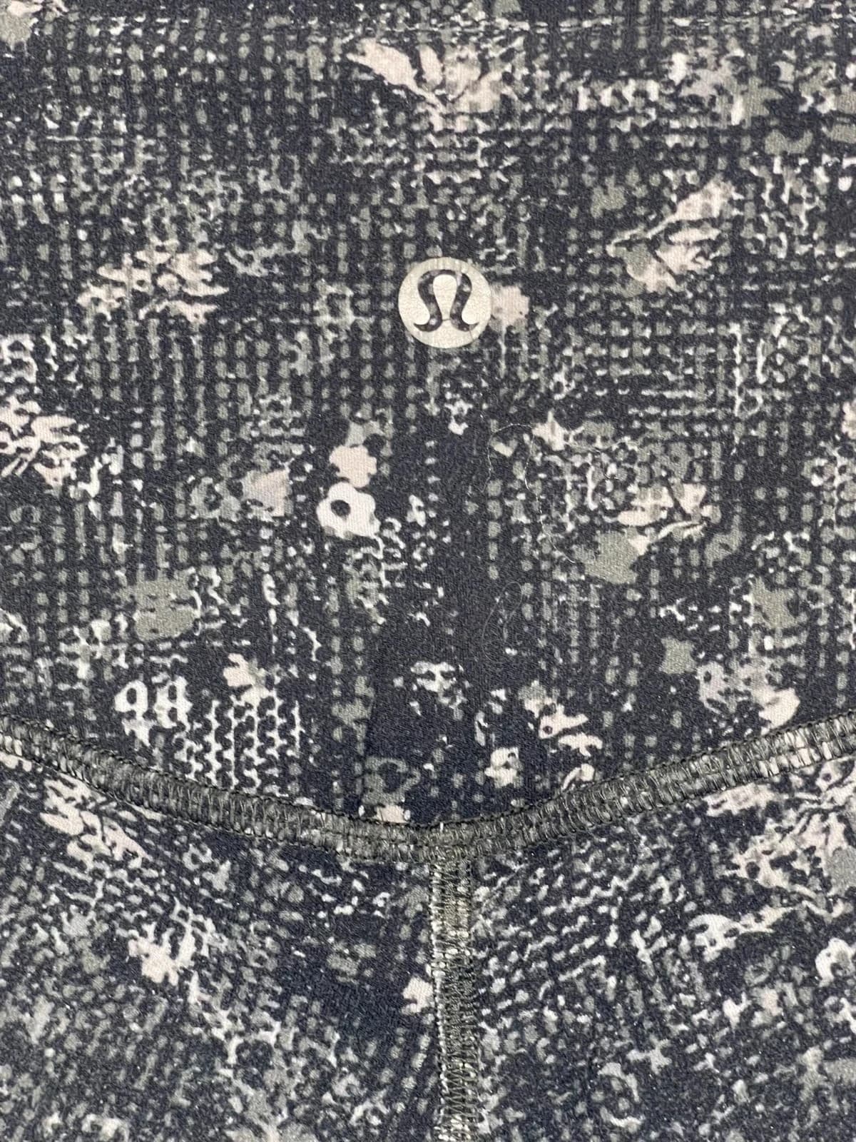 Lululemon Align High Rise 6" Shorts Gray Black Floral Print Size 2 - Thumbnail 3