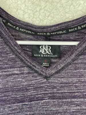 Rock & Republic Shirt Mens L Purple V-Neck Short Sleeve Lightweight Jersey - Thumbnail 2