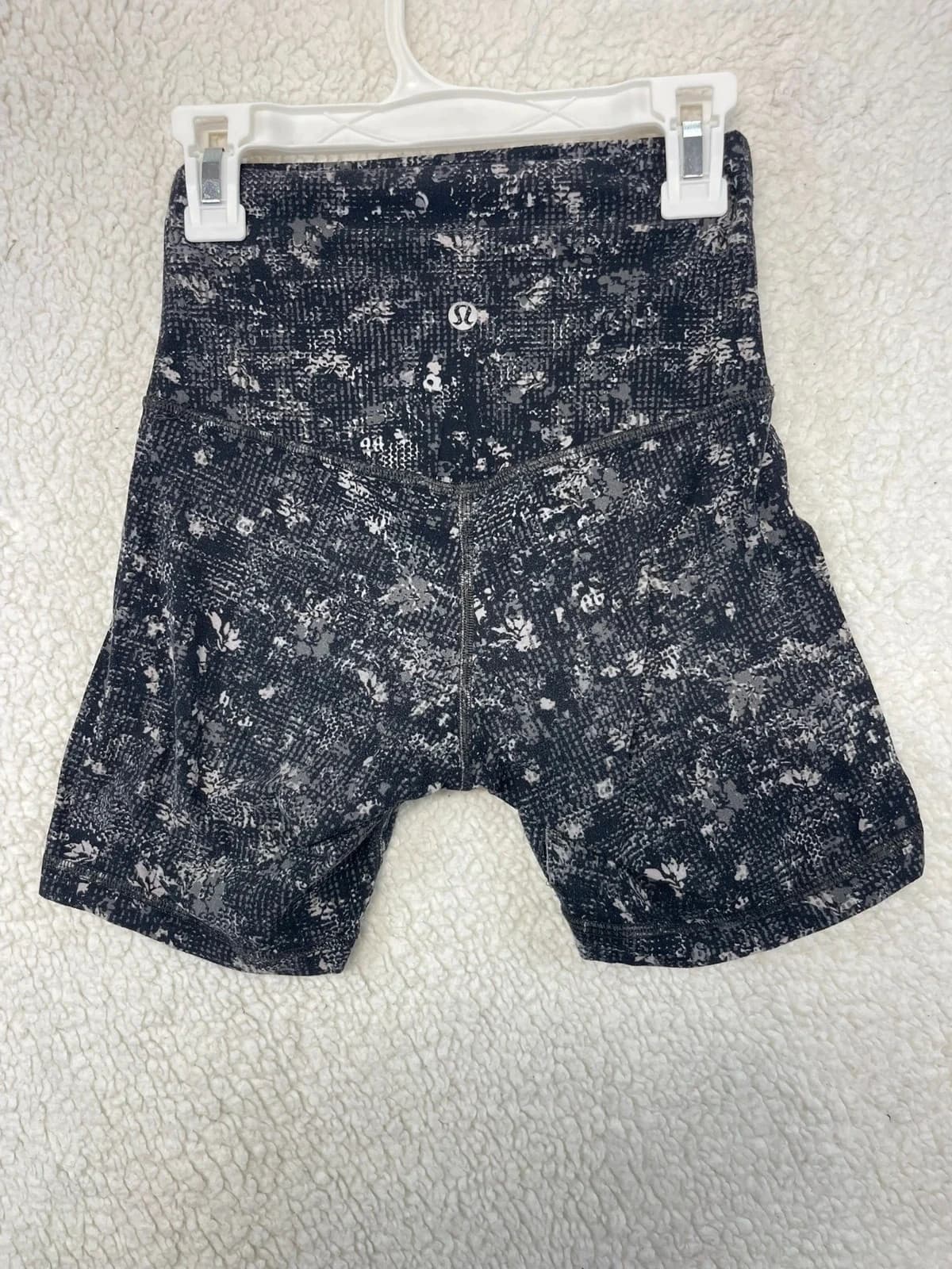 Lululemon Align High Rise 6" Shorts Gray Black Floral Print Size 2 - Thumbnail 2