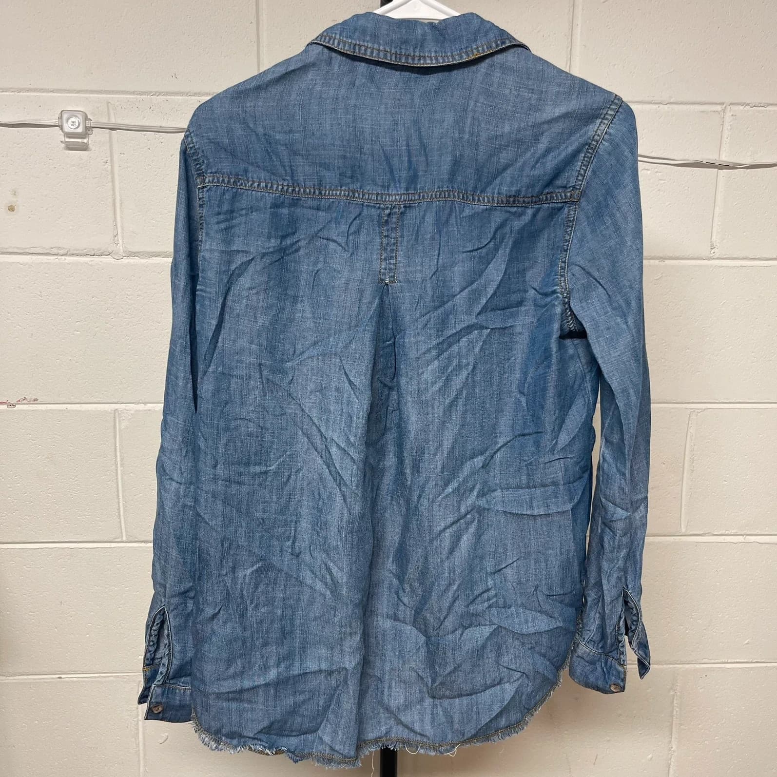 Bella Dahl Women's Blue Tencel Frayed Hem Button Down Denim Shirt Size S - Thumbnail 4
