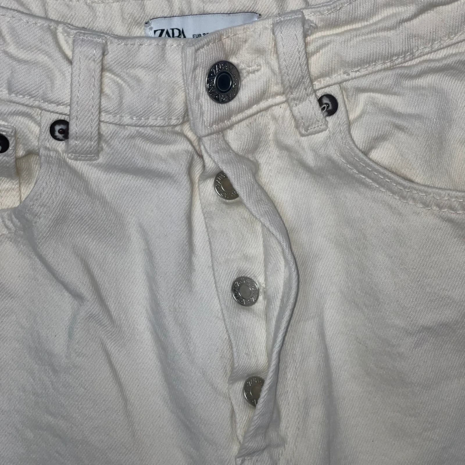 Zara White High Rise Straight Leg Raw Hem Jeans Size 0 - Thumbnail 3