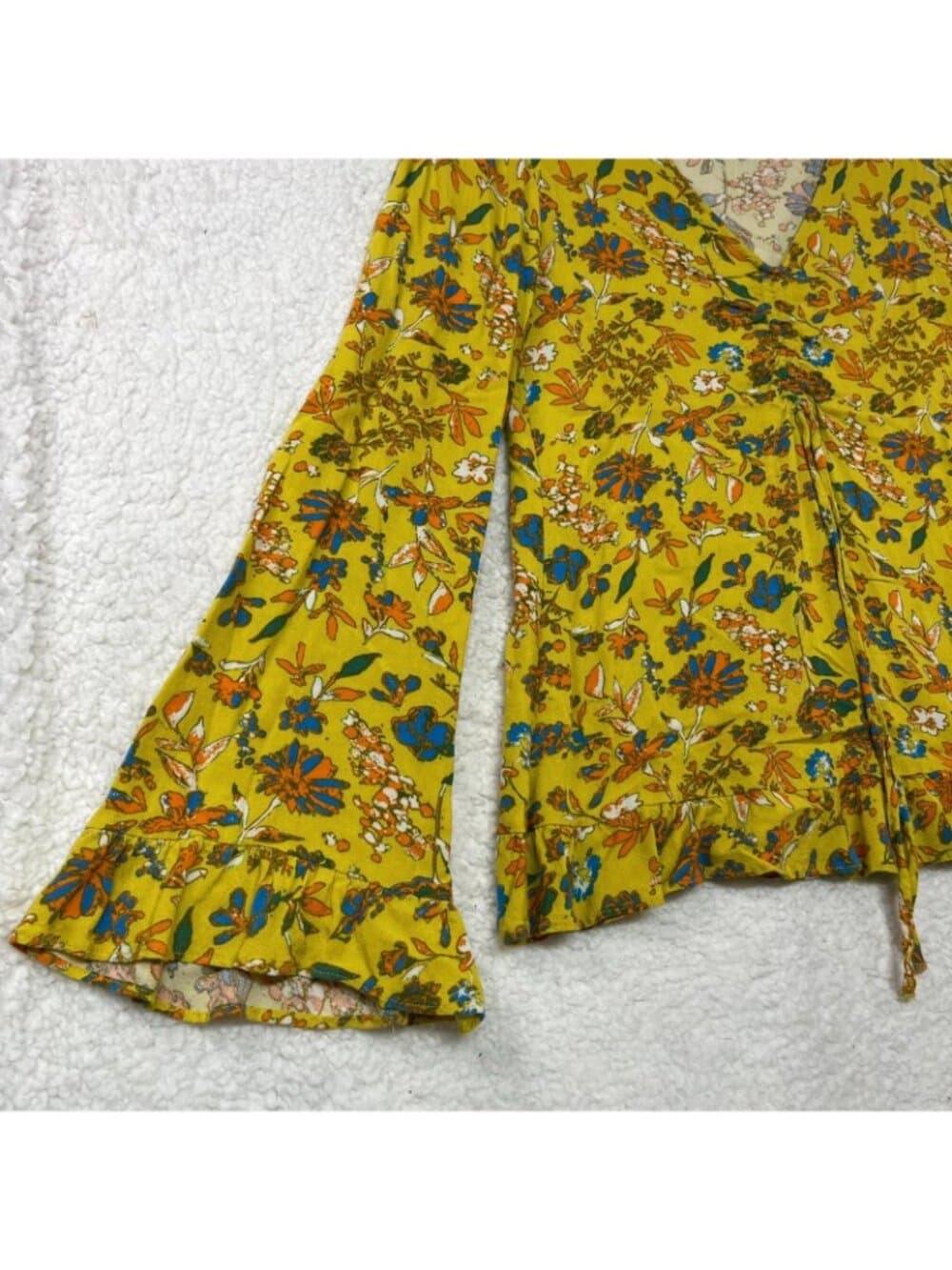Chelsea & Violet Small Boho Floral Peplum Blouse Bell Sleeve 100% Rayon Top - Thumbnail 2