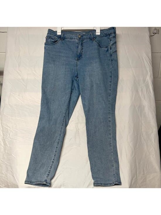 Seven7 Booty Shaper Bootcut Jeans Women’s Size 18 Light Wash Denim - Thumbnail 8