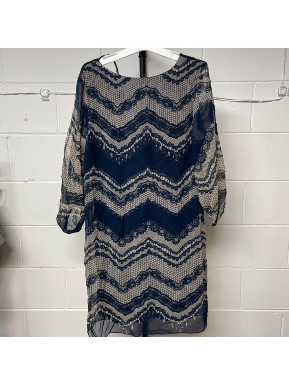 Enfocus Studio Women's Navy Tan Chevron Geometric Cold Shoulder Dress Size 6 - Thumbnail 3