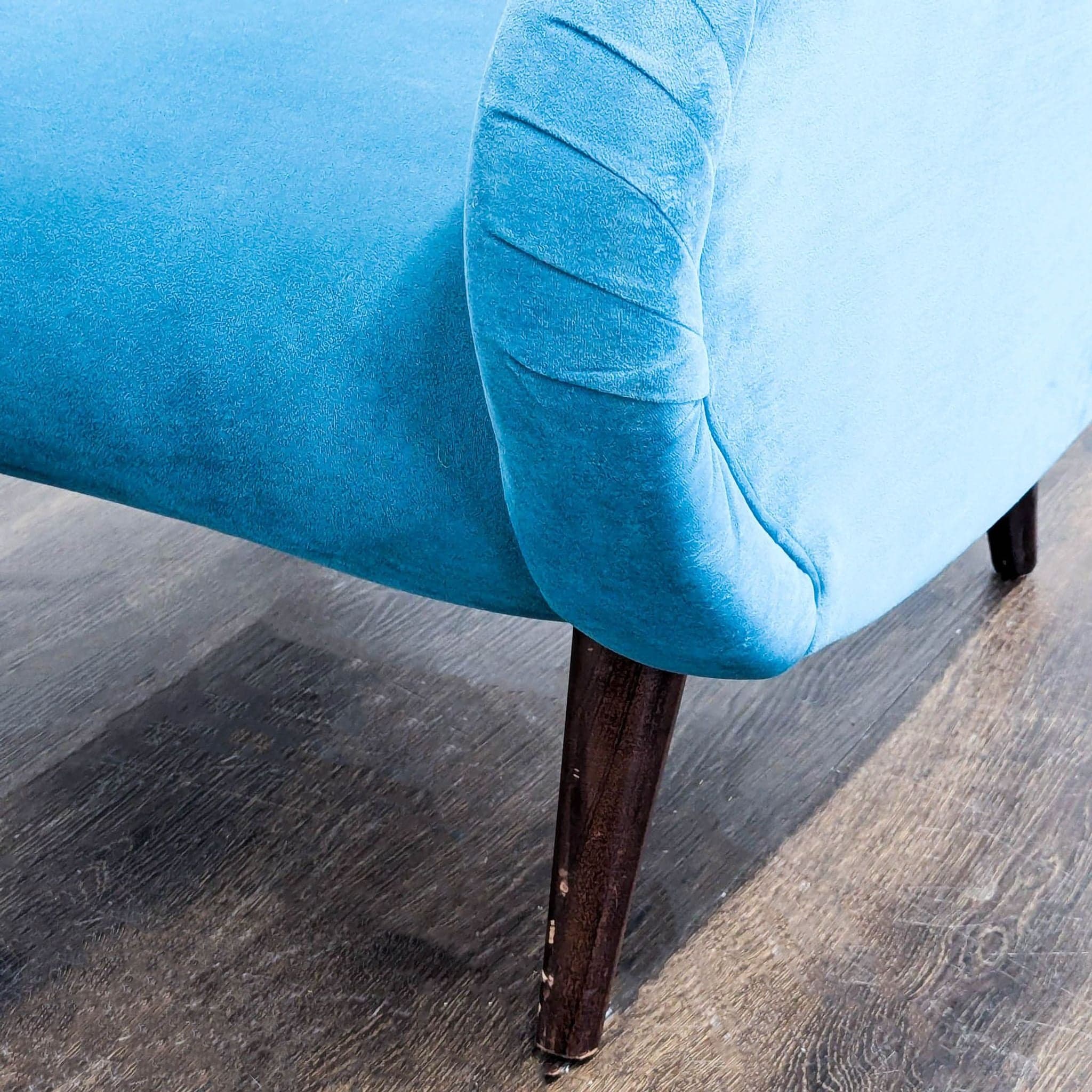 Freestyle Collection Modern Blue Lounge Chair – Stylish and Comfortable Seating - Thumbnail 7