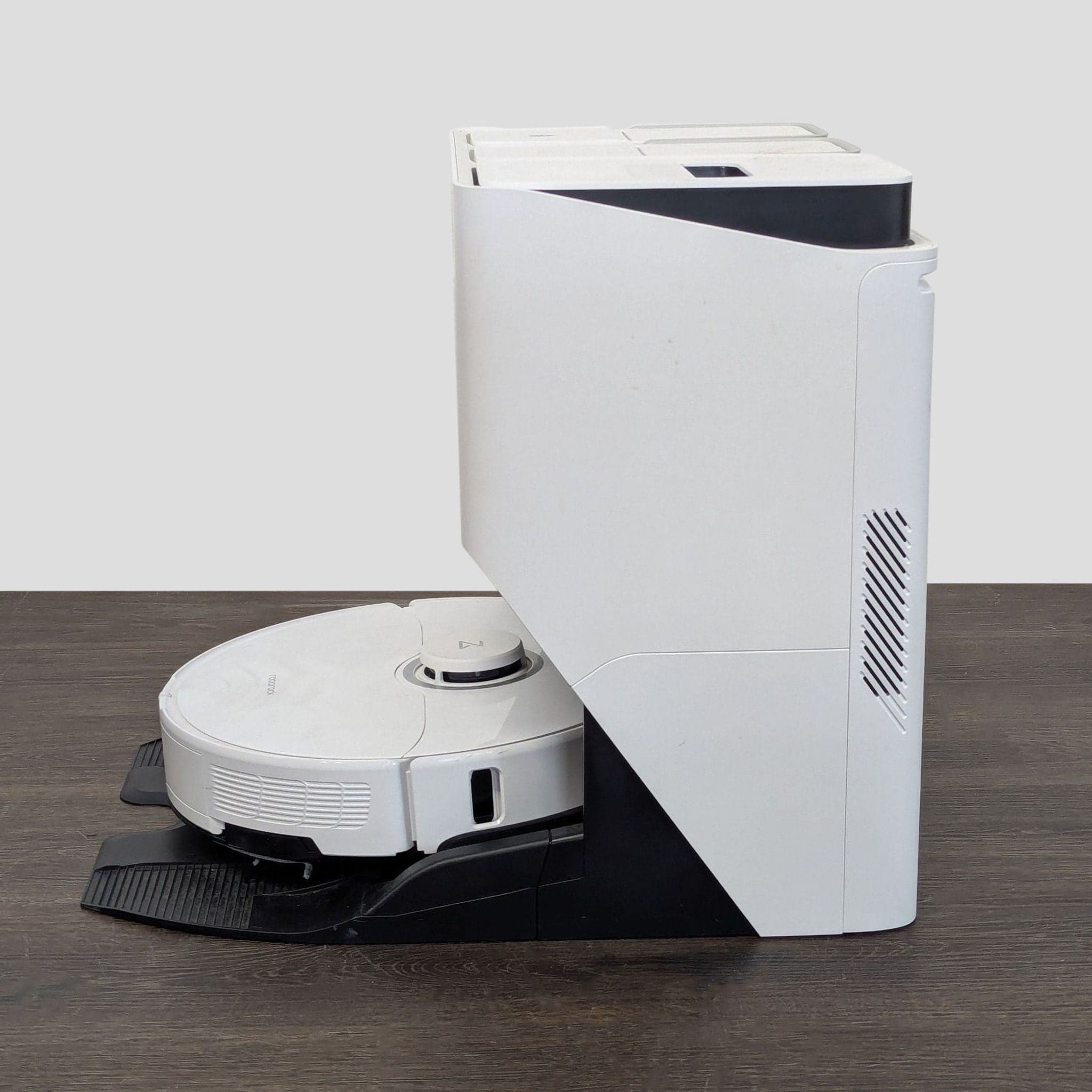 Roborock Smart Robot Vacuum and Mop Cleaner with Charging Dock - Thumbnail 3