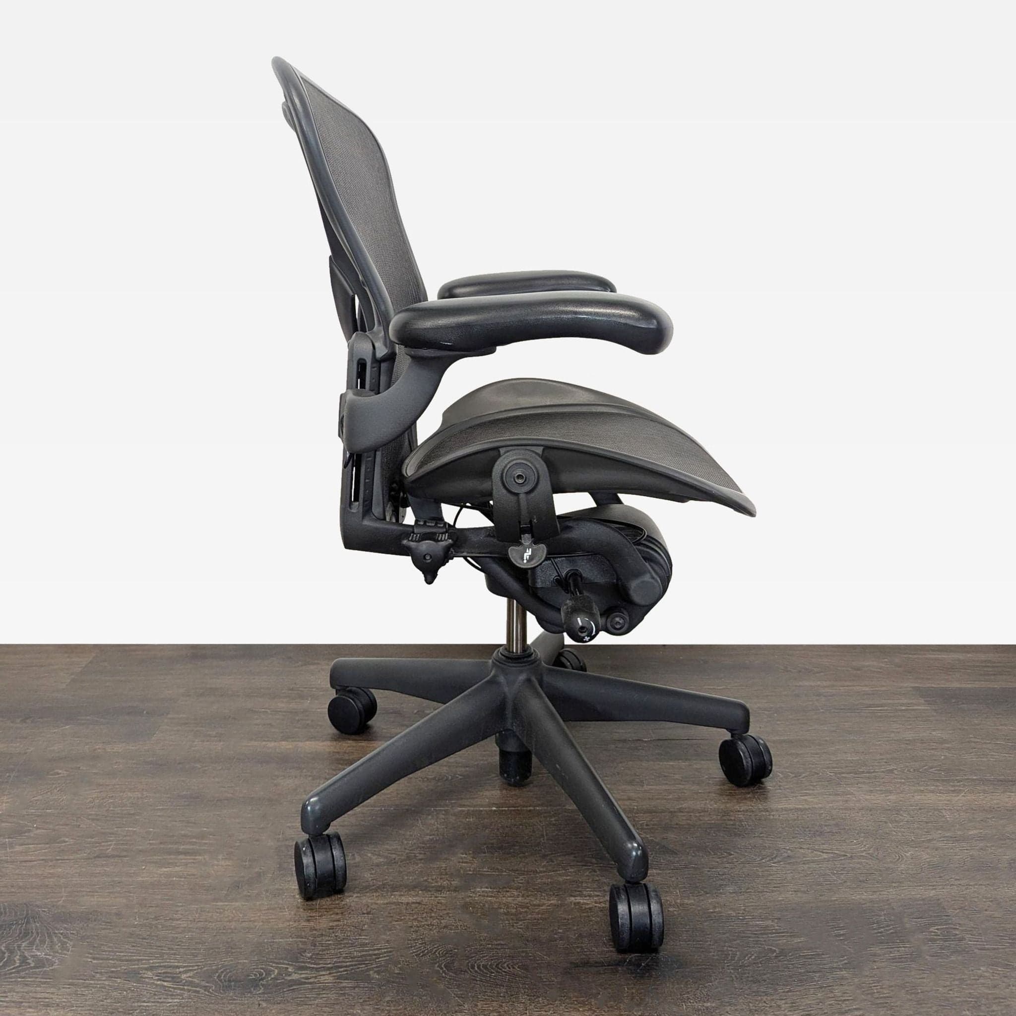 Herman Miller Aeron Size A Ergonomic Office Chair - Black Mesh - Thumbnail 6