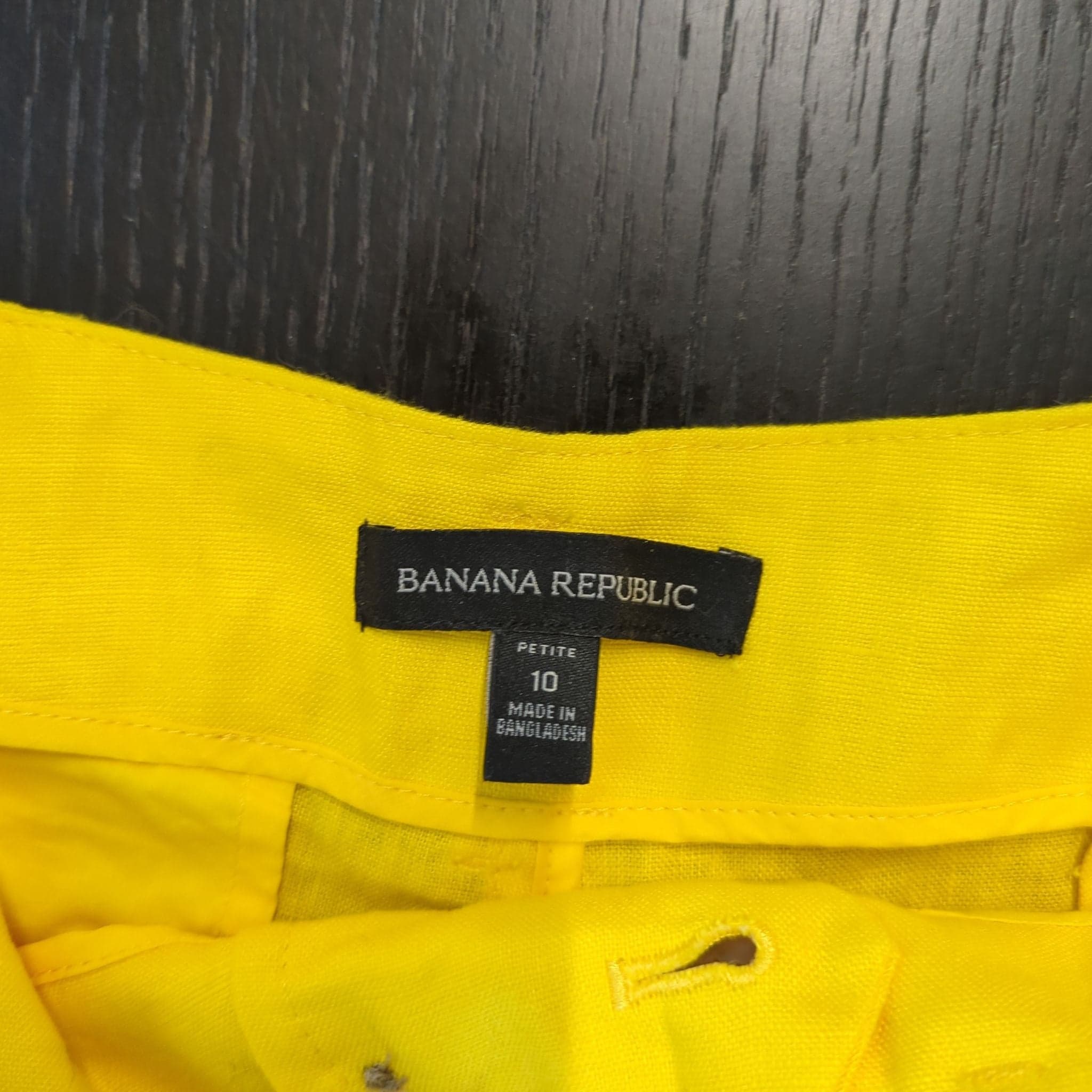Banana Republic Women's Petite Linen Yellow Shorts Size 10 - Thumbnail 2