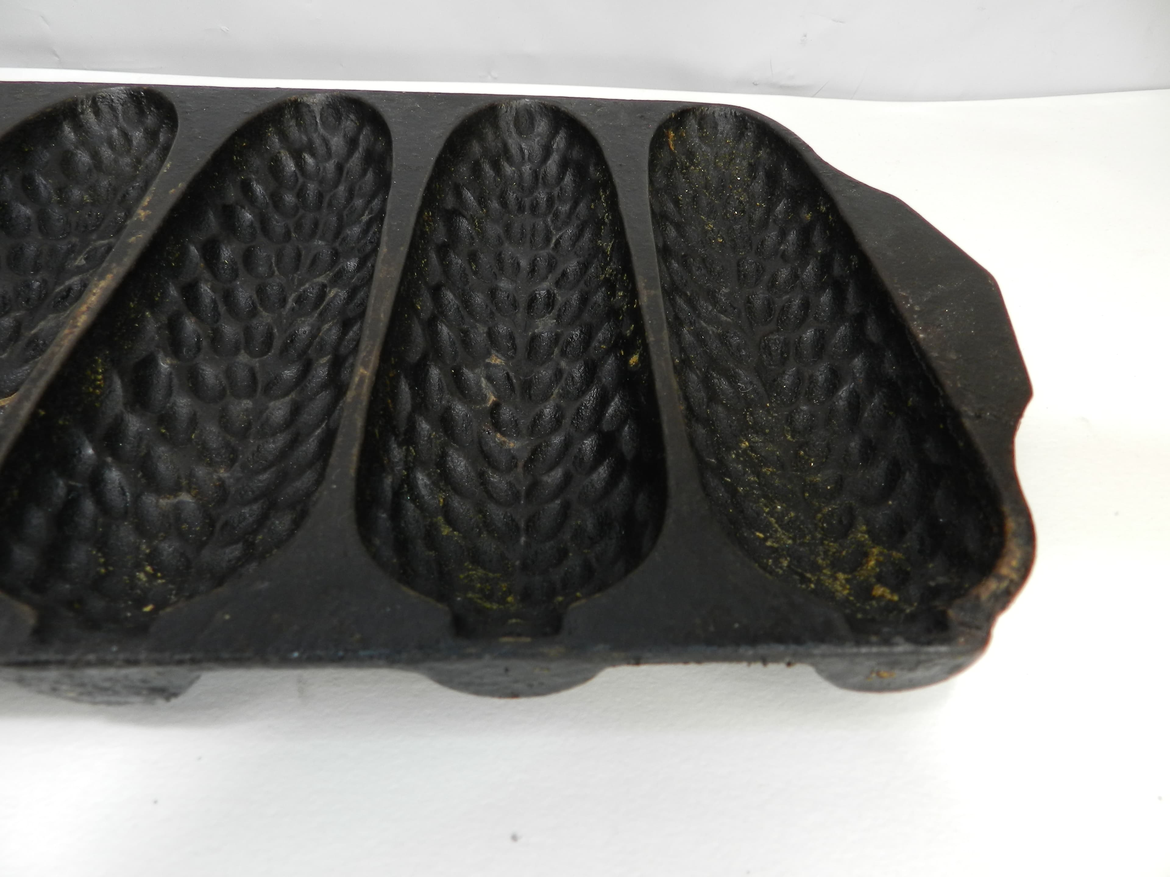 Vintage Griswold Cast Iron No. 272 Crispy Corn WHEAT Stick Pan 629  (O57J) - Thumbnail 4