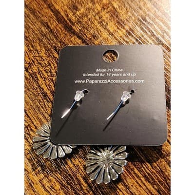 Paparazzi "Delectably Daisy" Silver Earrings - Floral Design w/ Green Accent - Thumbnail 2