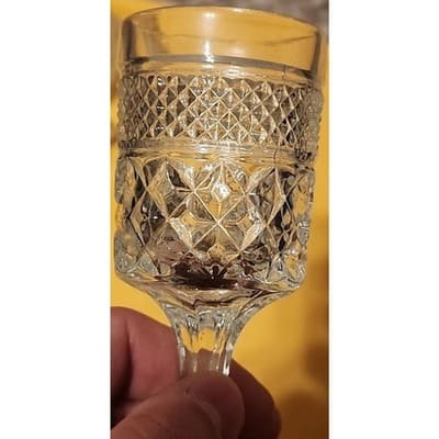 Anchor Hocking Wexford Decanter with Stopper and 2 Claret Wine Glasses Set - Thumbnail 4