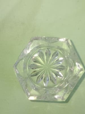 A Curated 19-piece Collection Of American Antique Glass - Thumbnail 11