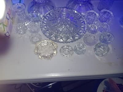 A Curated 19-piece Collection Of American Antique Glass - Thumbnail 22