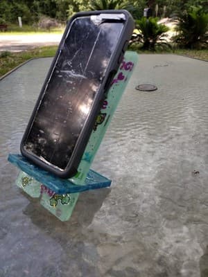 Custom Inspirational Resin Phone Stand-Personalized Desk Decor And Phone Holder - Thumbnail 2