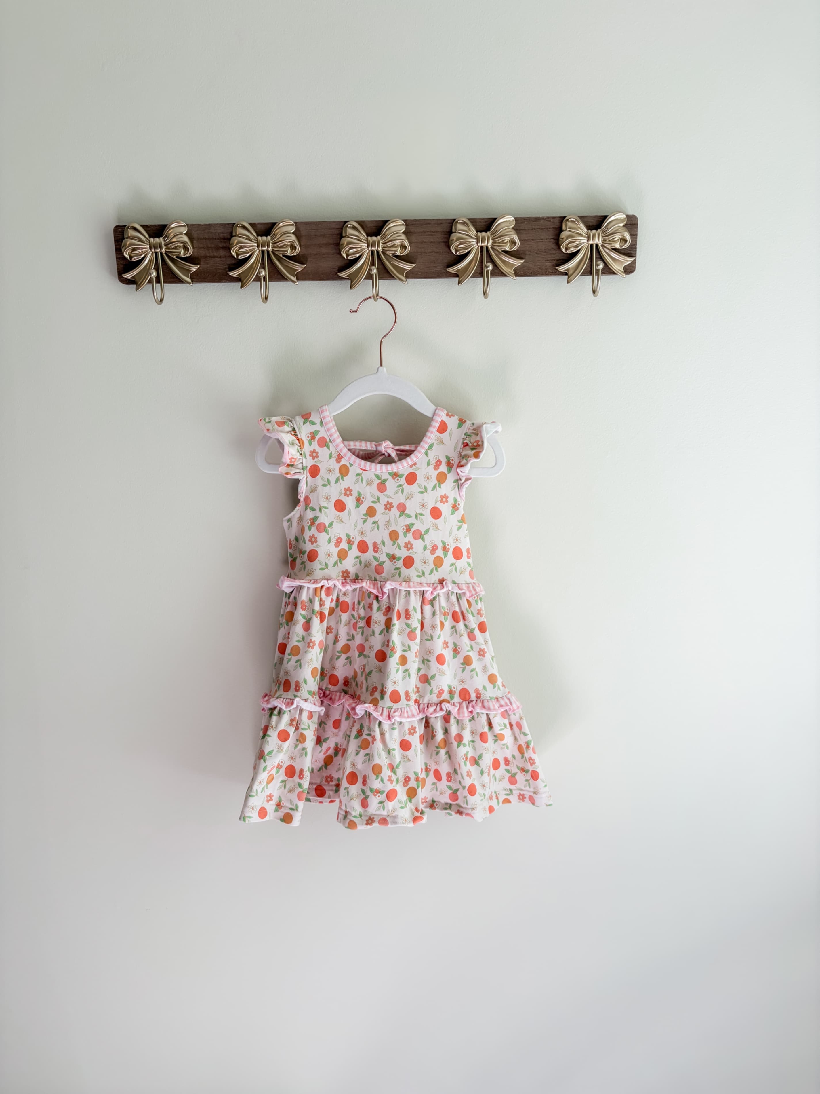 Shrimp and Grits Kids Girls' size XS (2-3t) Floral Ruffle Dress with Bow Details - Thumbnail 2