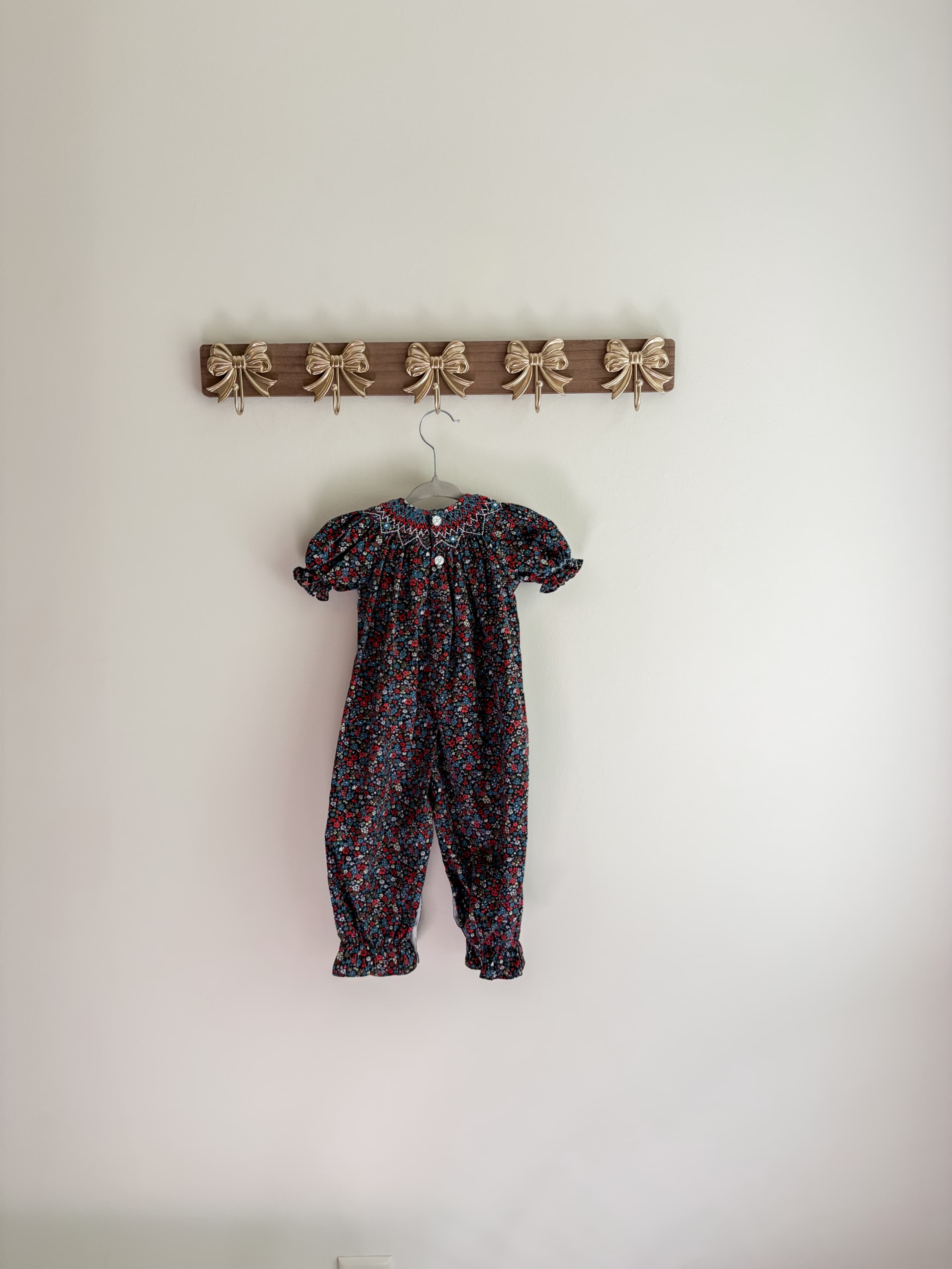 Remember Ngyuen Girls size 6 months Floral Smocked Baby Romper with Puff Sleeves - Thumbnail 2