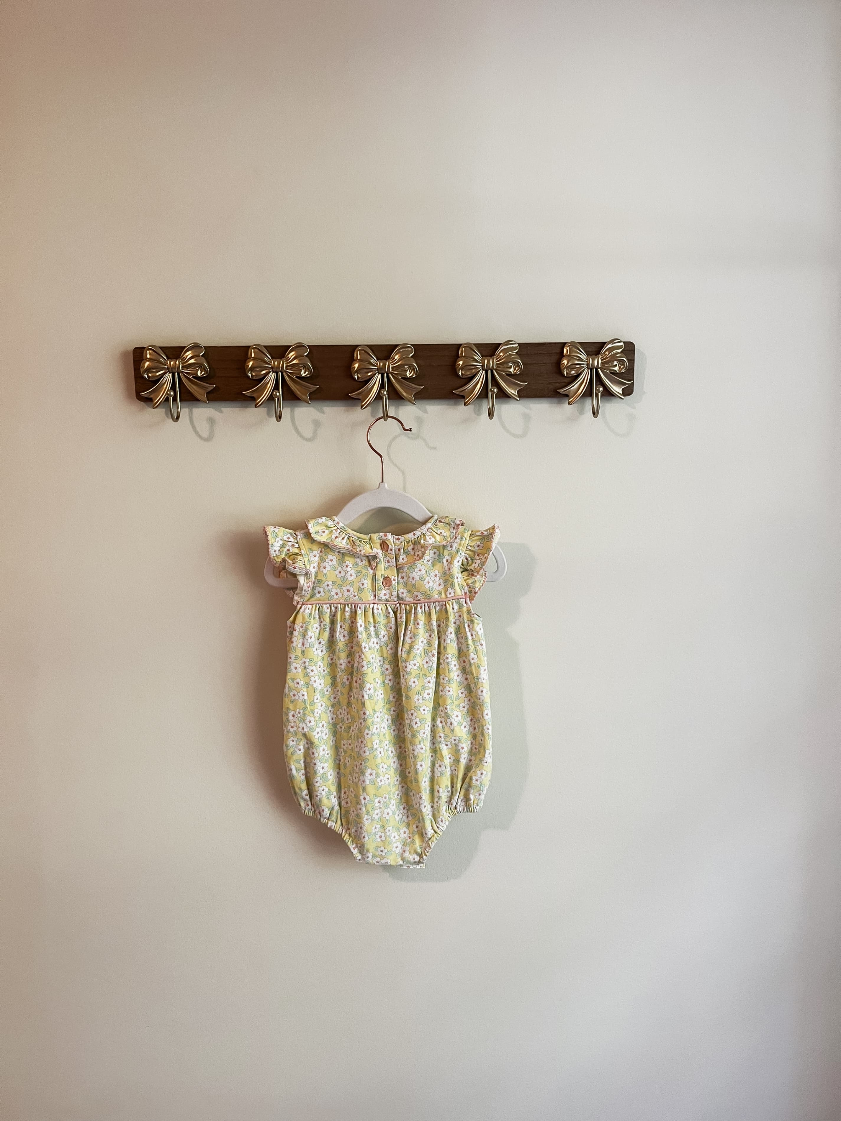 Shrimp and Grits Kids girls size 18 months Floral Baby Romper with Ruffled Collar - Thumbnail 2