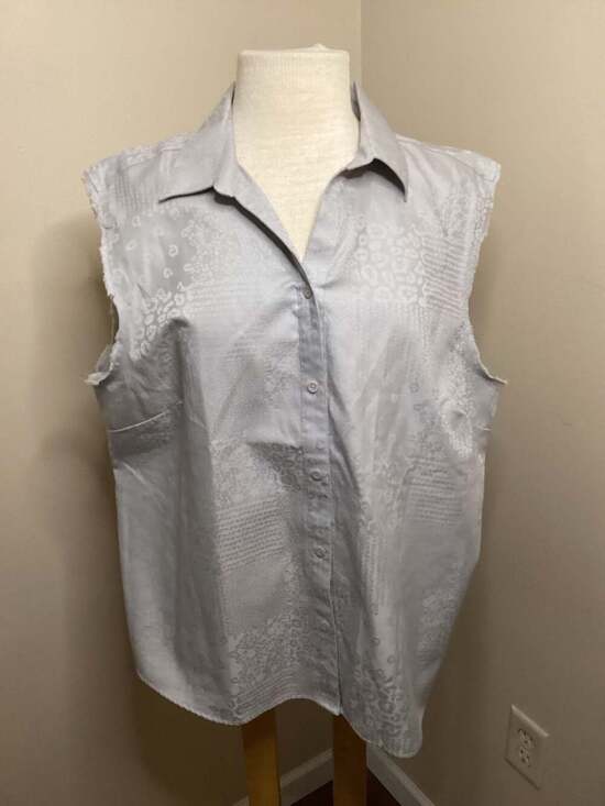 Chico's Sleeveless Button Down Blouse - Thumbnail 4