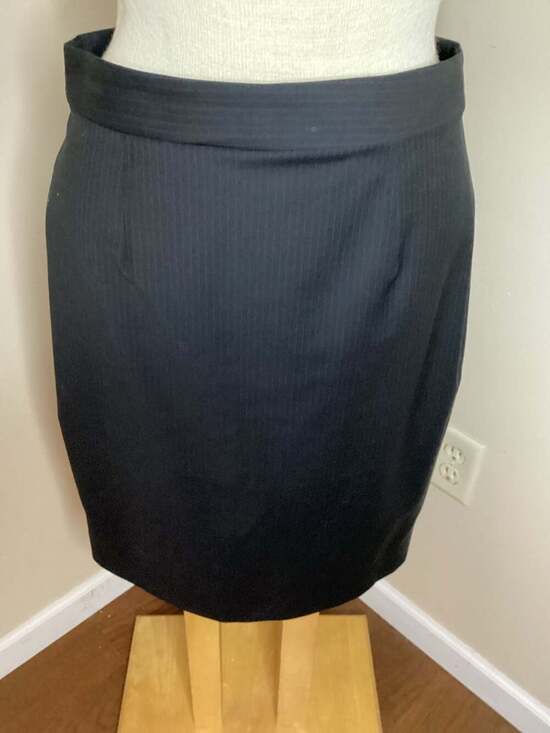 Brooks Brothers Explorer Black Pinstripe Pencil Skirt Size 2 - Thumbnail 4