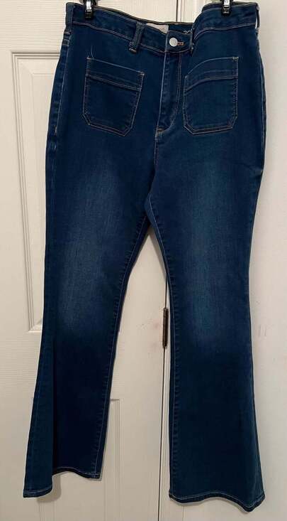 Pilcro High-Rise Flare Patch Pocket Jeans Size 30 - Thumbnail 4