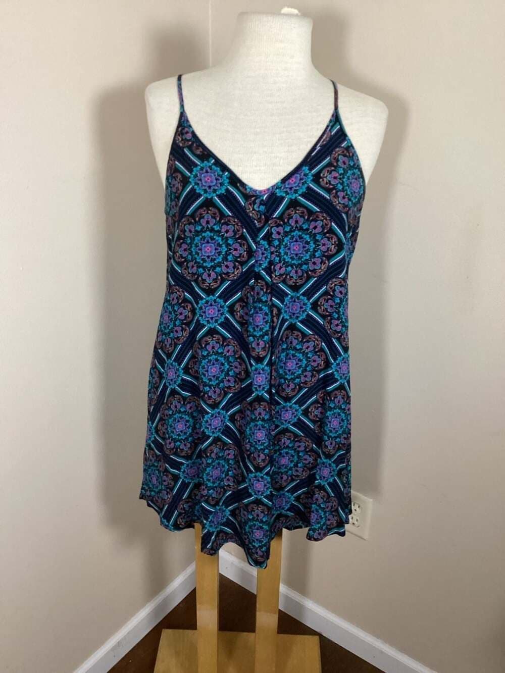 ASTR the Label Strappy Back Geometric Mandala Print Mini Dress Size S - Thumbnail 3