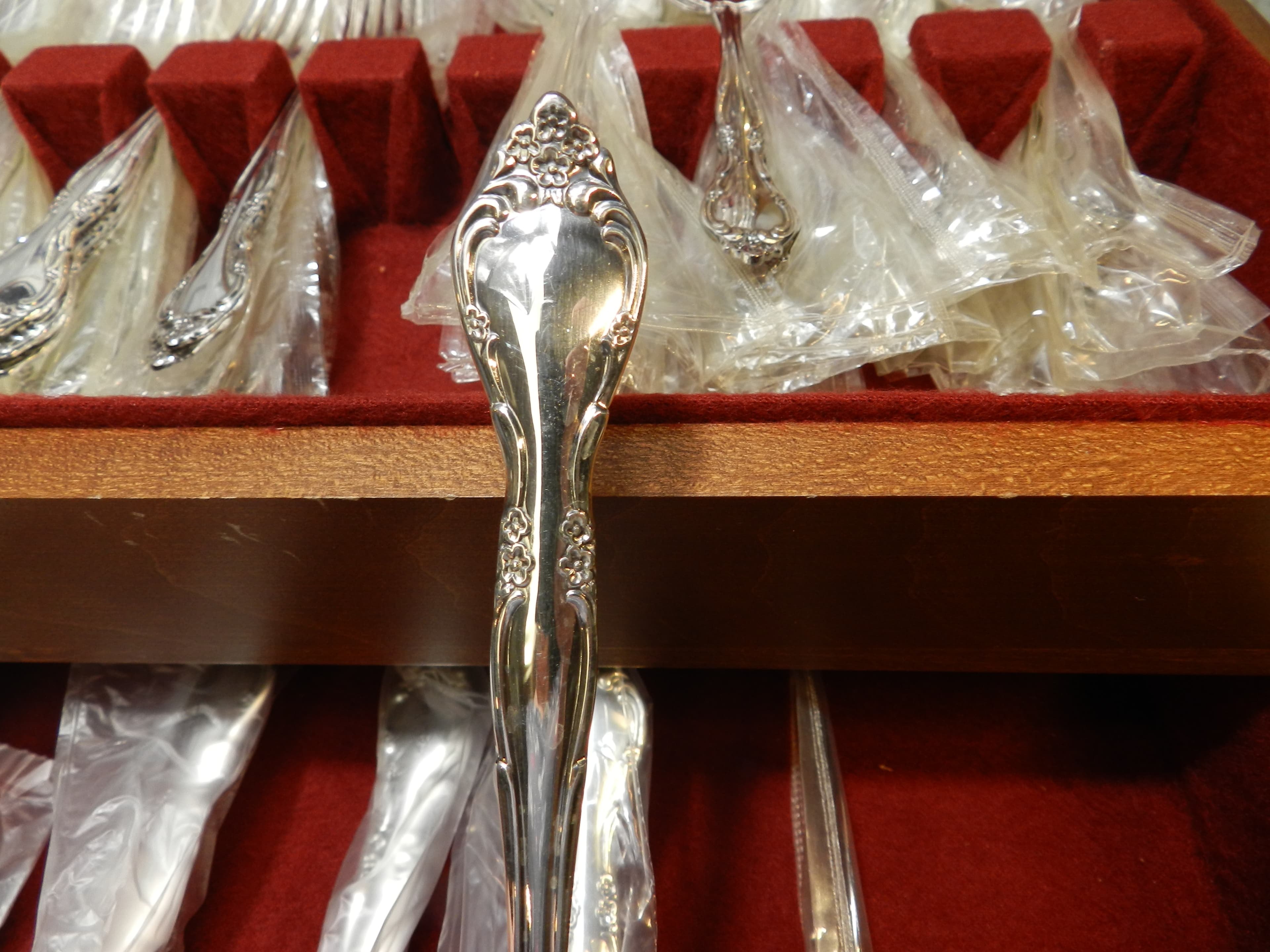 67 PC Oneida Community Affections Silver Flatware Set Serve 12 w/ Wood Case O61J - Thumbnail 5