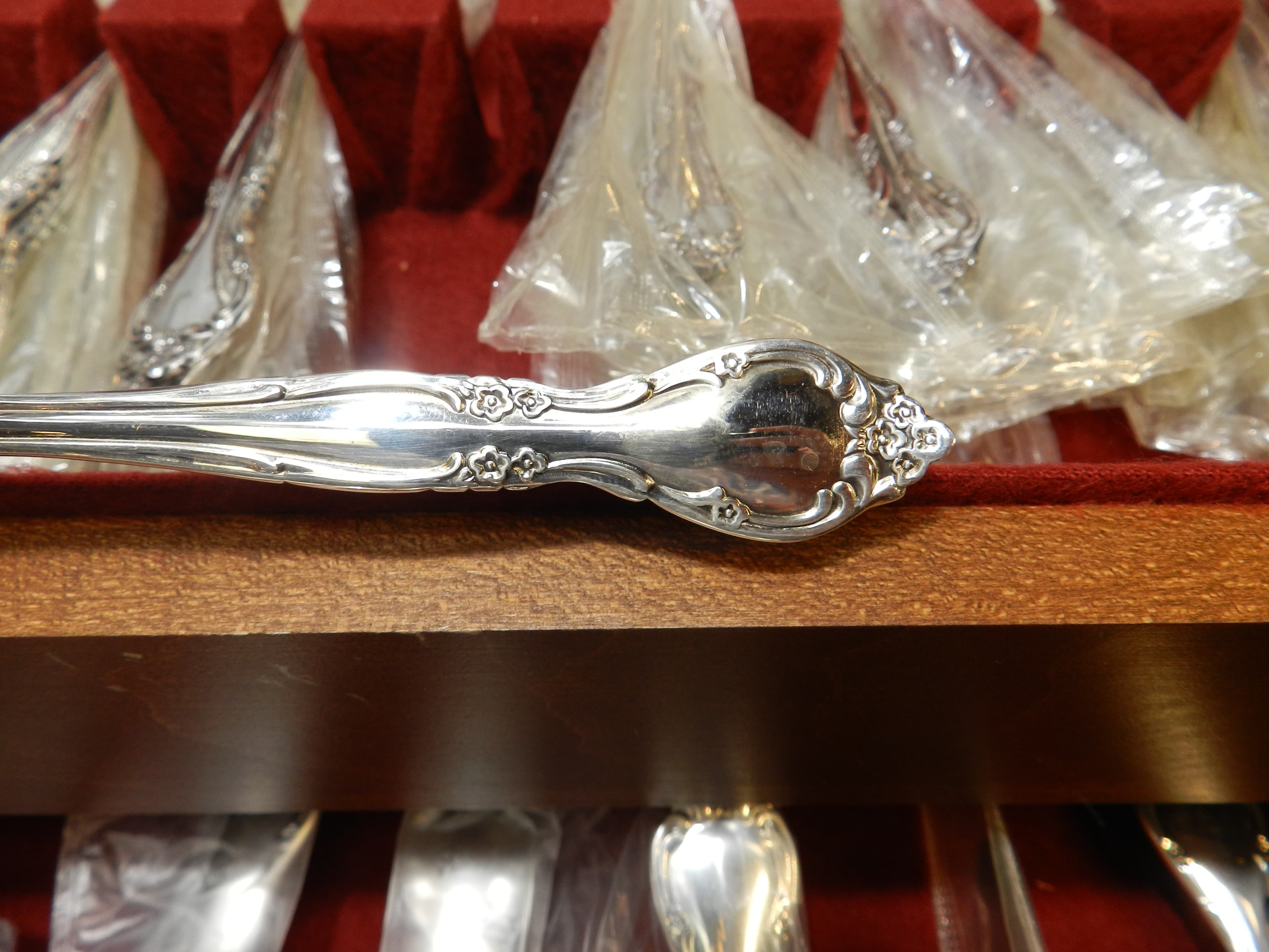 67 PC Oneida Community Affections Silver Flatware Set Serve 12 w/ Wood Case O61J - Thumbnail 3