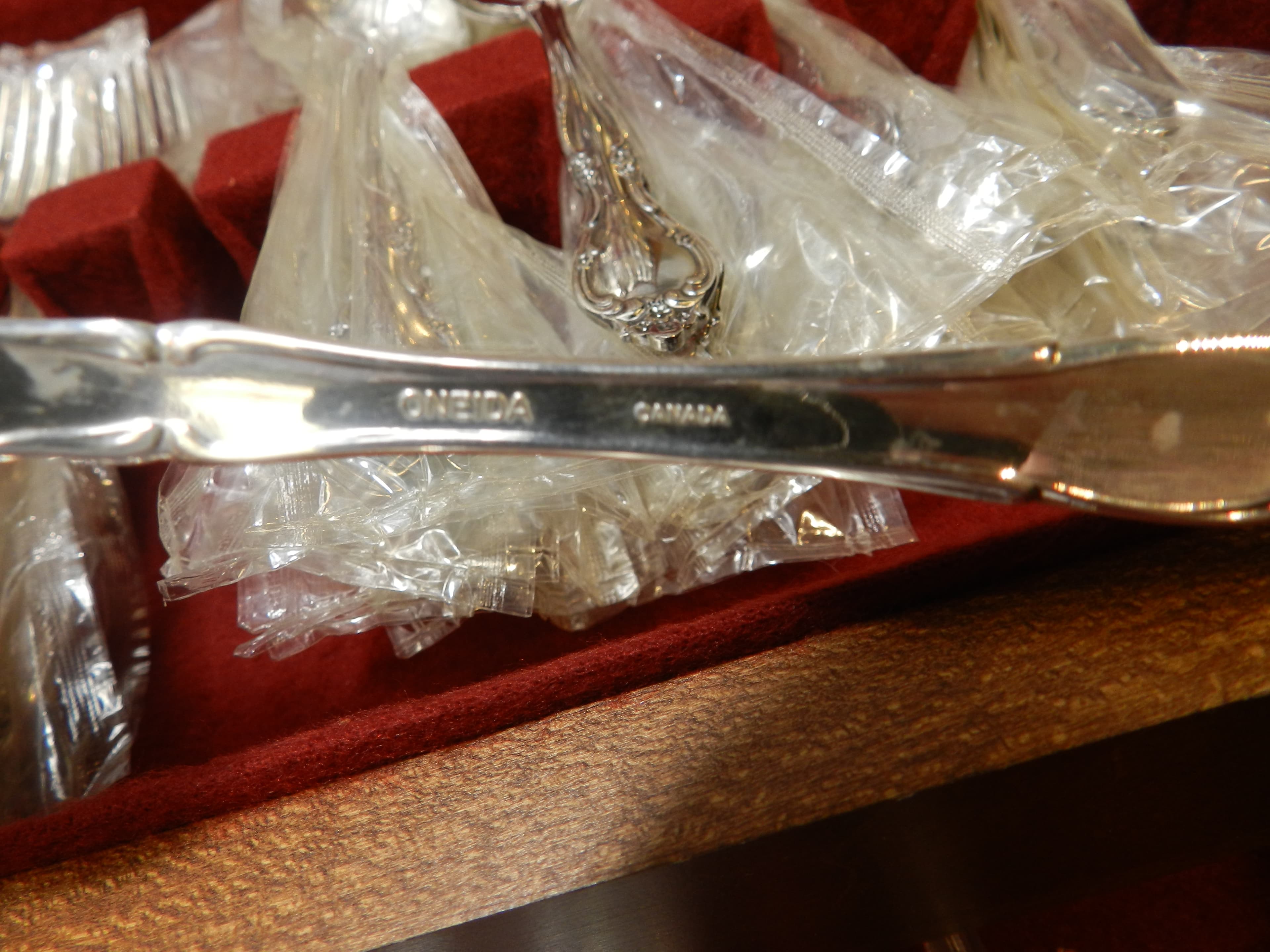 67 PC Oneida Community Affections Silver Flatware Set Serve 12 w/ Wood Case O61J - Thumbnail 10