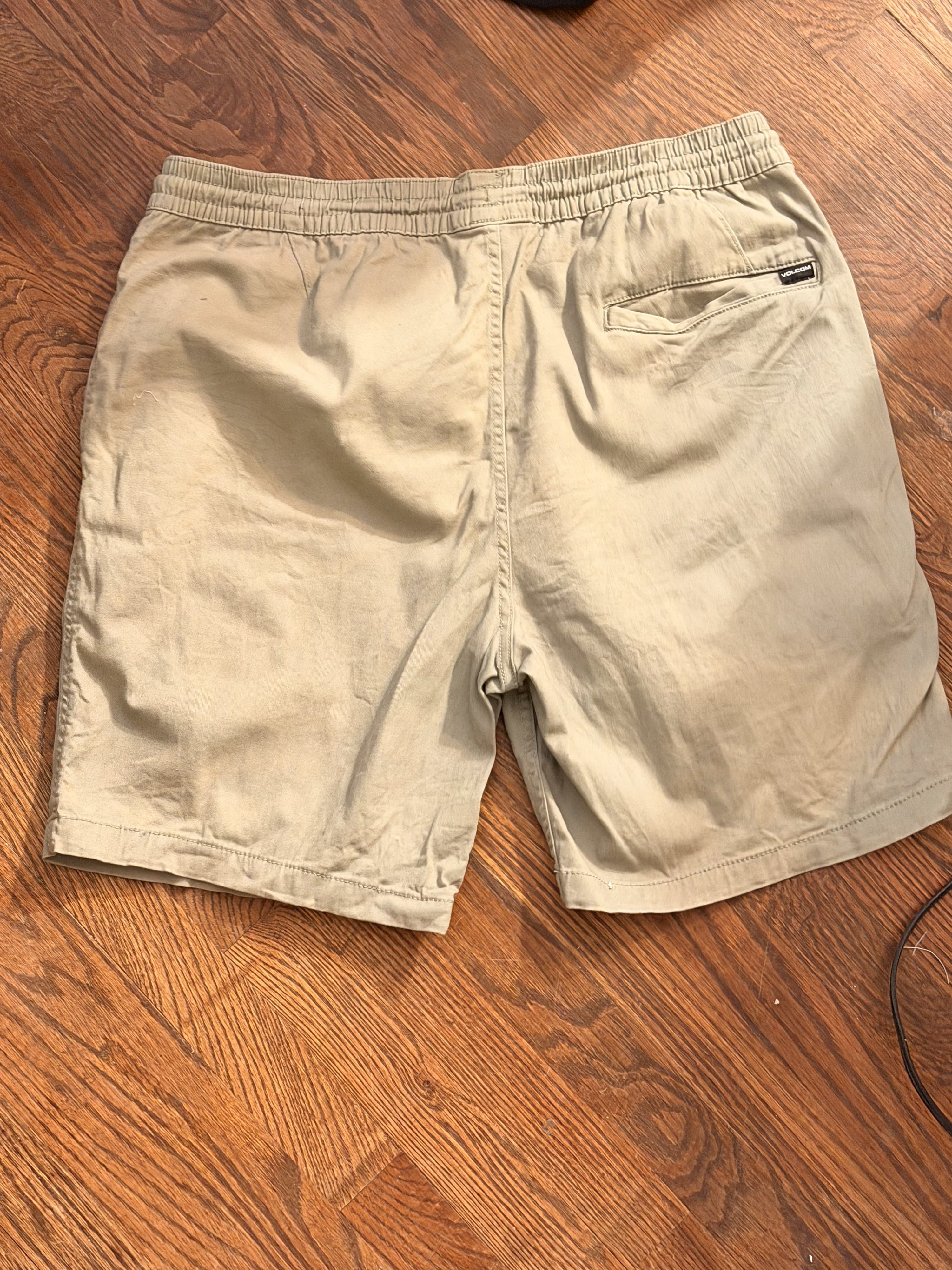 Volcom Men's Khaki Shorts XL - Thumbnail 3