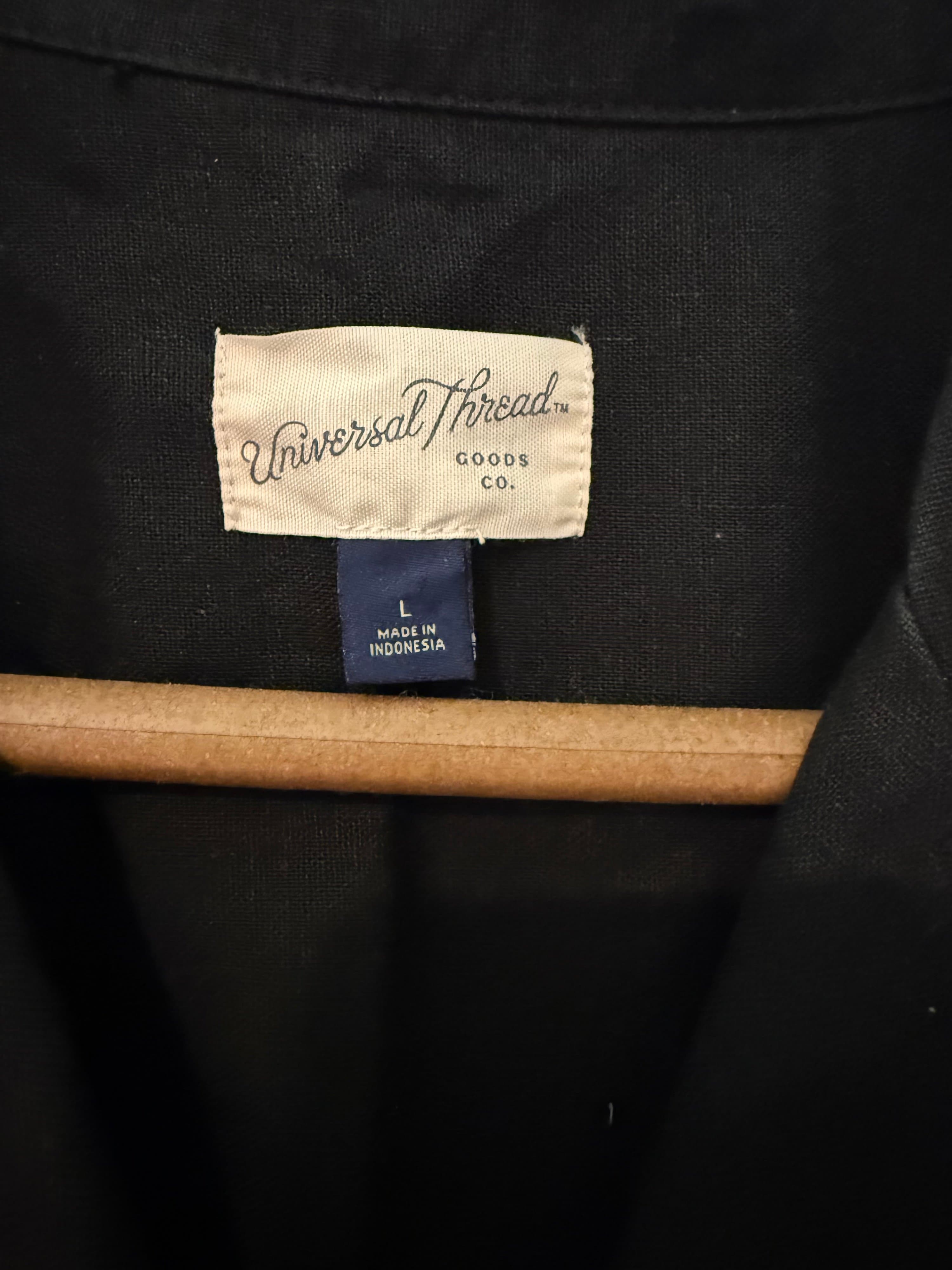 Universal Thread Black Button-Up Shirt Size L - Thumbnail 2