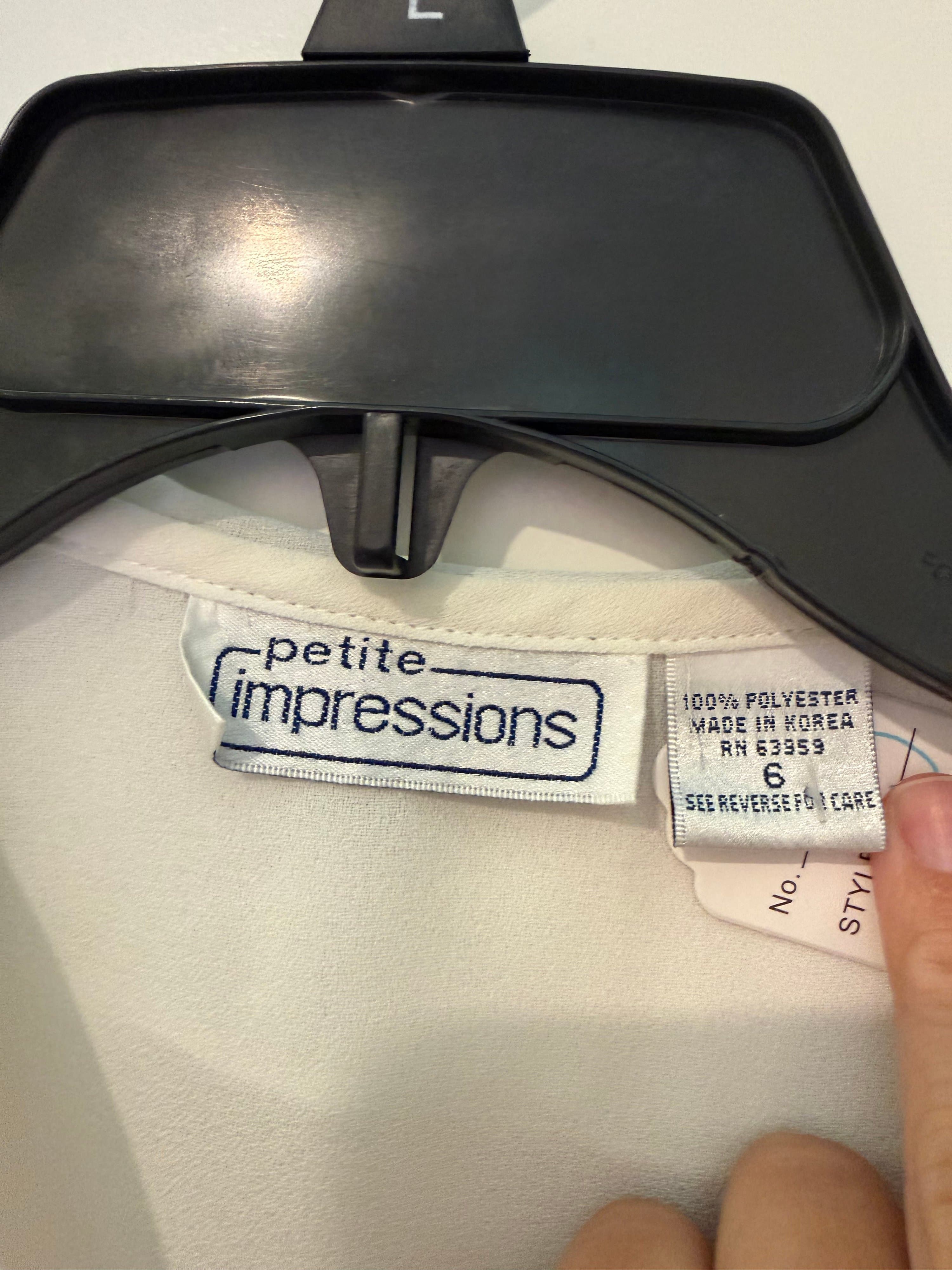 Petite Impressions White Ruffle Blouse Size 6 - Thumbnail 2