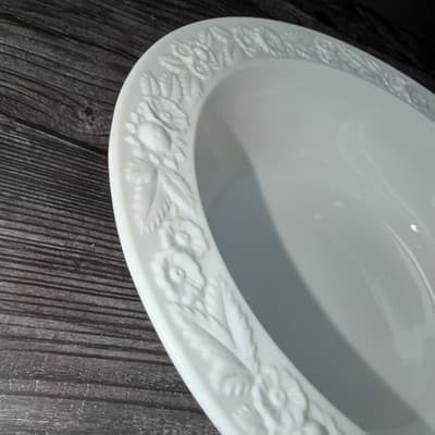 Vintage White Milk Glass VITROCK Raised Flower Rim Large Serving Bowl Heavy - Thumbnail 5