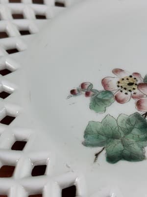 EAPG Challinor Glass Co's Opaque White Apple Blossom Plate Floral Wall Hanging - Thumbnail 3
