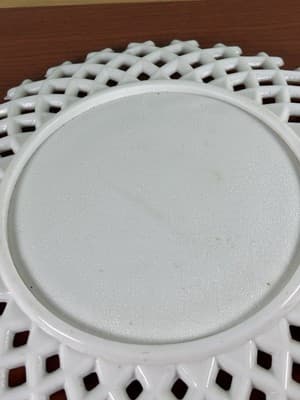 EAPG Challinor Glass Co's Opaque White Apple Blossom Plate Floral Wall Hanging - Thumbnail 8