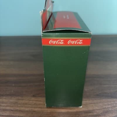 VINTAGE COCA-COLA FIGURINE "THE LUNCH BOX" TOWN SQUARE COLLECTION #64335 # - Thumbnail 4